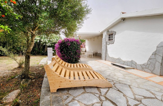 Villa 'Alba' with Sea View, Shared Pool and Wi-Fi