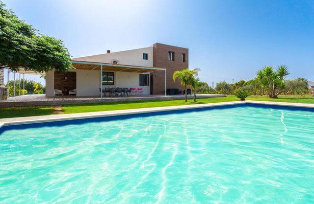 Villa Akos Large Private Pool, A/C, WiFi