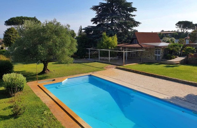 Villa al Circeo con ampio giardino e piscina per una vacanza in totale relax