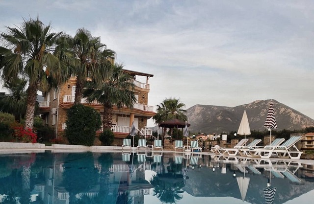 VILLA ALTAY - 400M2 - 13 PEOPLE CAN STAY - BIG POOL - GARDEN BARBEQUE