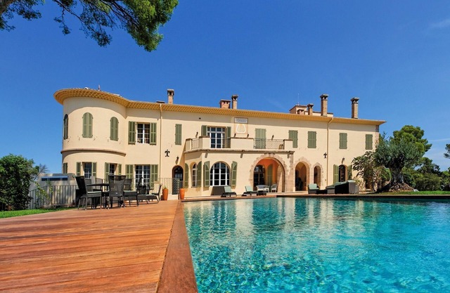 Villa Amalie - Fifteen Bedroom Villa, Sleeps 34