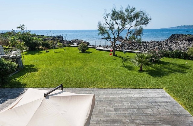 Villa Anemone (Murena) - sea front apartment