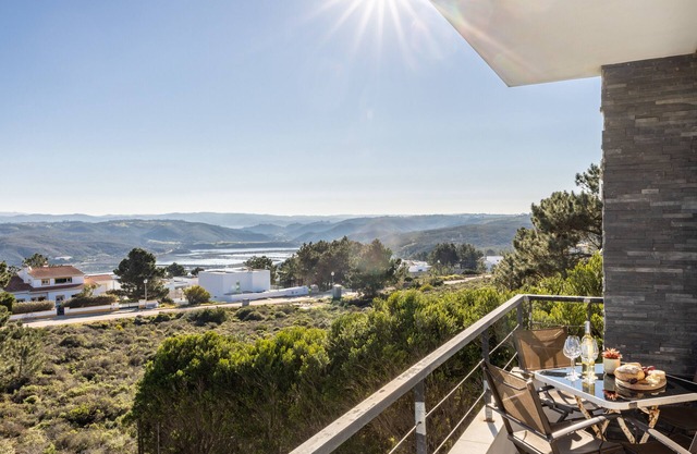Villa Araceli - with breathtaking valley views!