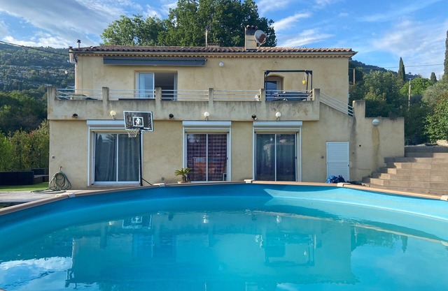Villa au Calme Entre mer et Montagne. Idéal Familles