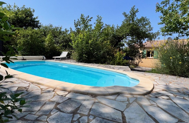 Villa Avec Piscine Privée sur les Hauteurs de Faucon, à 15 km du Mont Ventoux