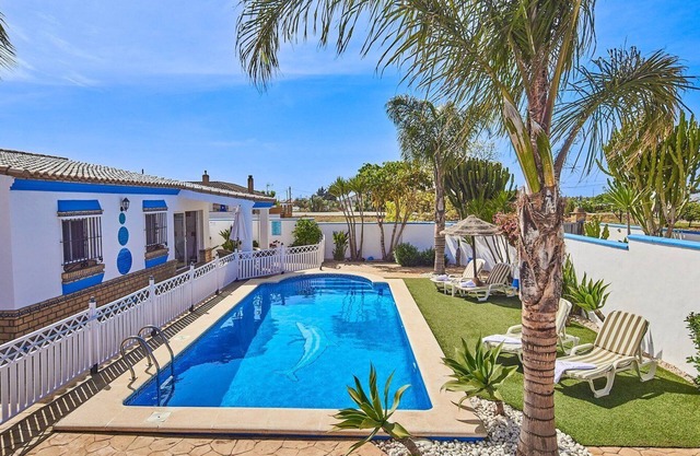 Villa Bananera Conil de la Frontera by Ruralidays