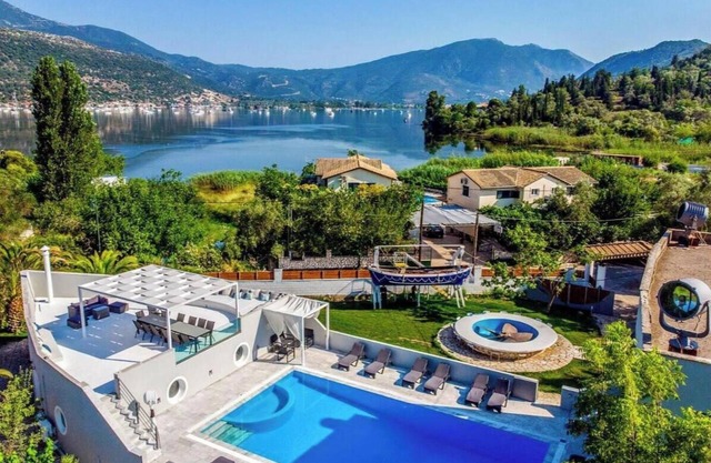 Villa 'Boat' with Sea View, Wi-Fi and Air Conditioning