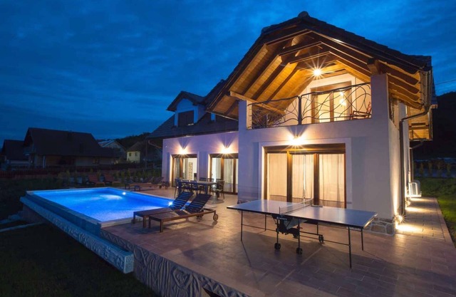Villa by the lake with swimming pool