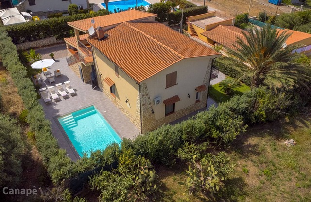 VILLA CANAPé