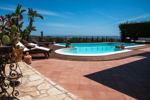 Villa Carly Taormina apartment with private pool