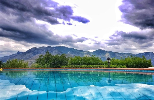 Villa Cipriano "apartment with Pool" between sea and mountain.