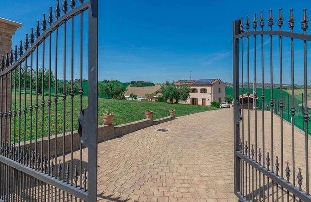 Villa Clair - Charming Villa in Marche Countryside