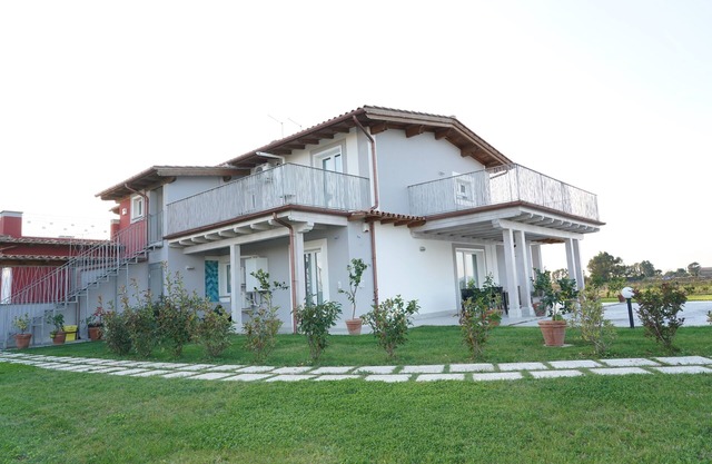 Villa consisting of two independent suites