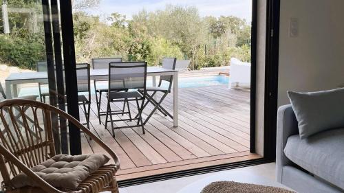 Villa Copines, 4 pers, piscine chauffée, 5 mn plage