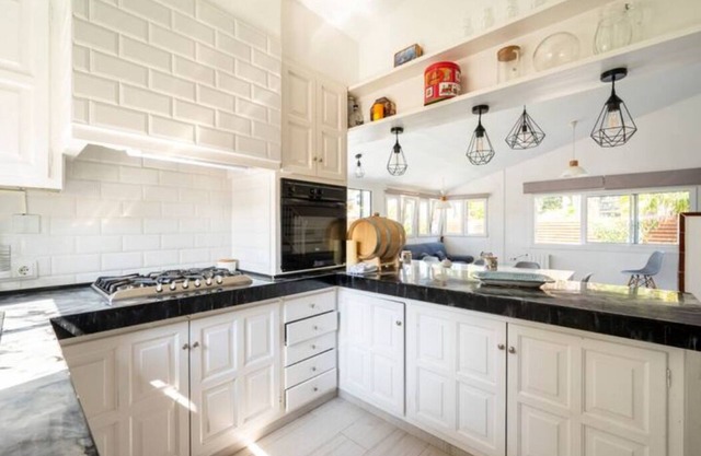 Villa Costa Brava with pool and Fiber on the beach