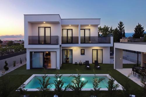 Villa Cvit Mediterana with heated pool