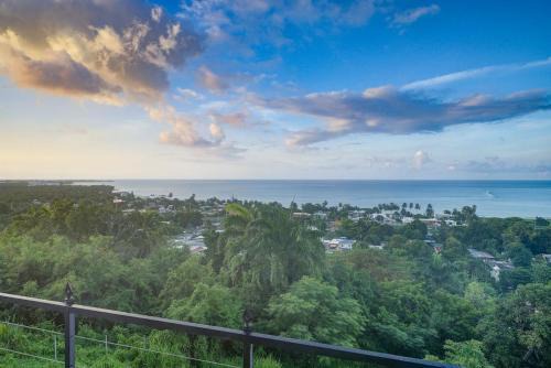 Villa del Enseuno- Pristine View and Infinity Pool