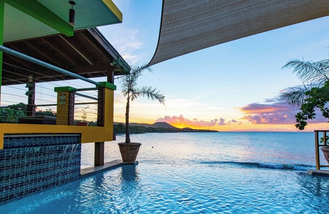 Villa Dos Palmas - Compound - Two Oceanfront Units - Fabulous Pool