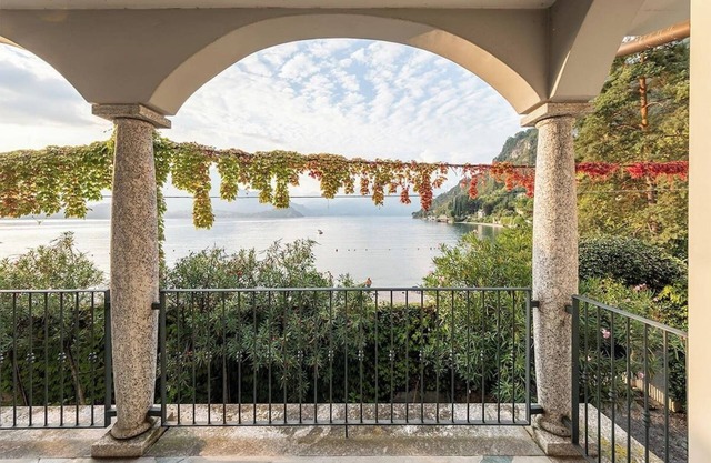 Villa "Elisabeth" with Lake & Mountain View, Terrace, Garden, Balcony & Wi-Fi