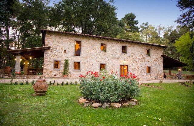 Villa Elisabetta close to Florence, private pool, park fenced