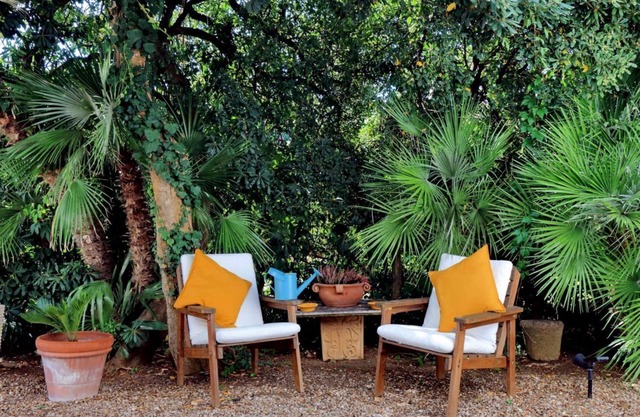 Villa Emma - Beautiful villa overlooking the sea and a short walk from the beach