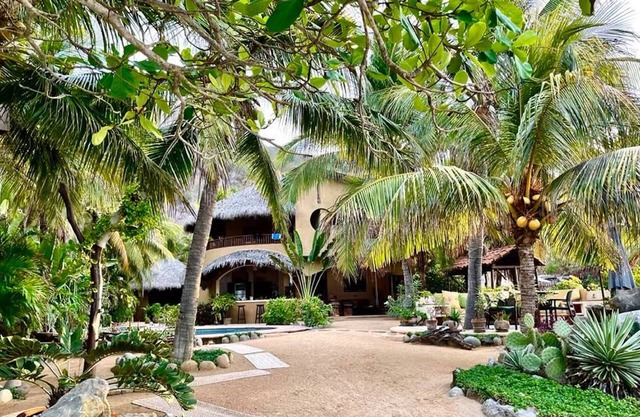 VILLA FIREFLY - Lap pool, Yoga deck, Beachfront, Views