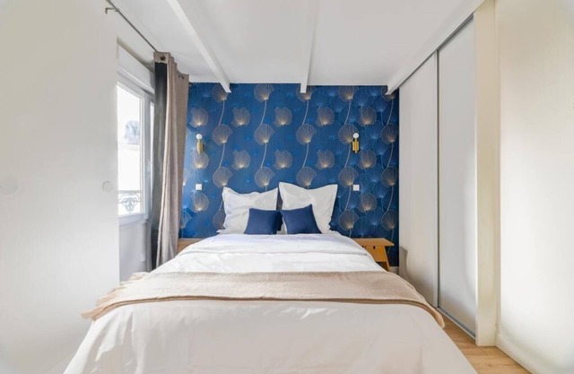 Villa Poncelet-Suite La Vie est Belle- 3 bedrooms, Champs Elysées, with A/C