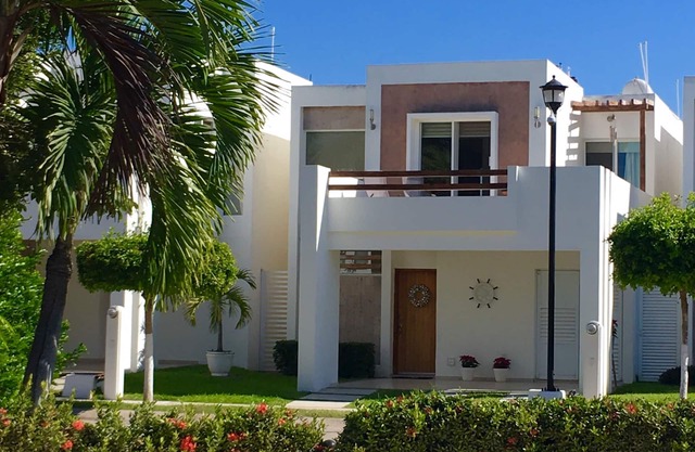 Villa, Gated, Pool, Across from Ocean. Avail Fall '25 -Dec '26 xcpt Jan-Mar '26