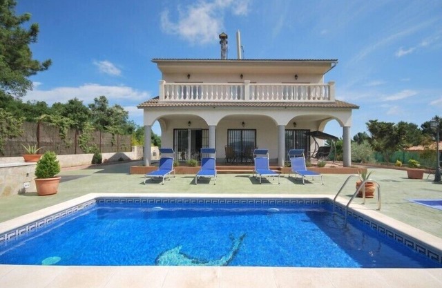 VILLA HIGH STANDING FAMILY 300m2 LLORET DE MAR OFFERS !