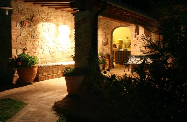 VILLA "IL CASOLARE" POOL FRONT VILLA WITH 3 BEDROOMS AND 2 BATHROOMS