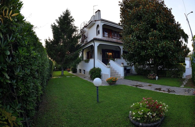 villa immersa nel verdo