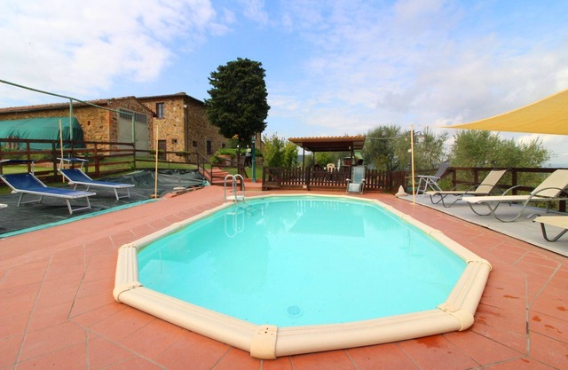 Villa in a very panoramic position situated between the villages of Torrita di Siena and Montepulcia