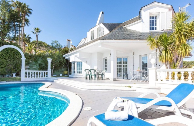 Villa in Blanes with Pool and Sea Views