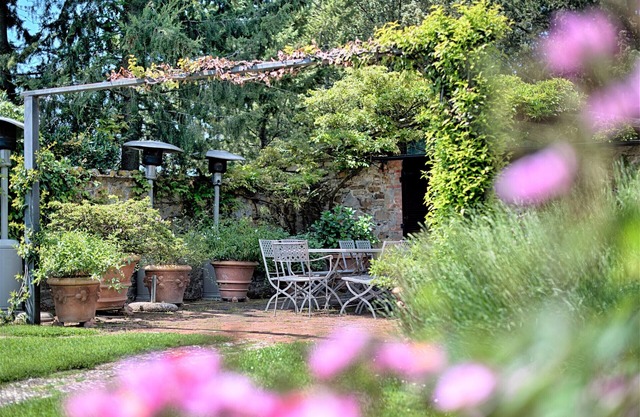 Villa in Castellina w. Pool, Garden & Winery