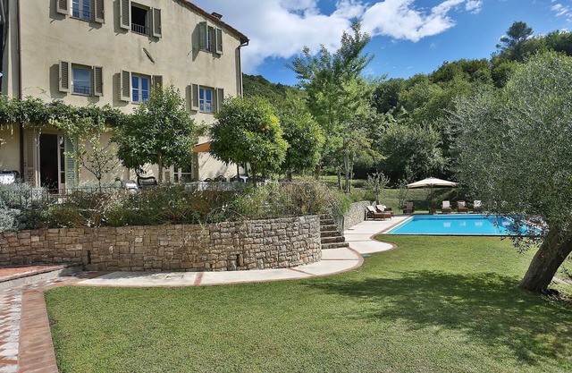 Villa in Piazzano with 6 bedrooms sleeps 10
