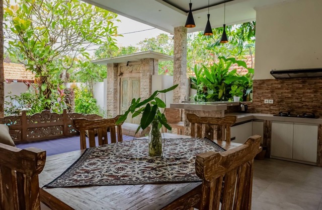 Villa in Tumbak Bayuh, 3 Bedrooms, 3 Bathroom. Air-conditioned.private Pool