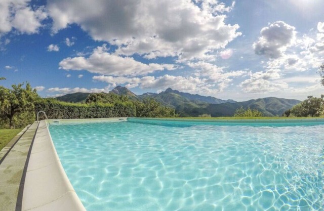 Villa in Tuscany, Garfagnana. For 14 pax, parking, Wi-Fi and garden