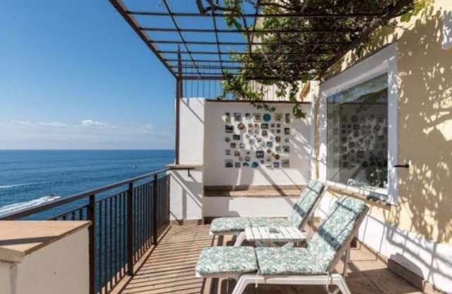 Villa Indipendente, a Picco sul Mare