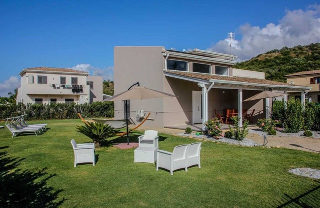 Villa Charme & Relax near Cefalú, in village with pool and multipurpose fields