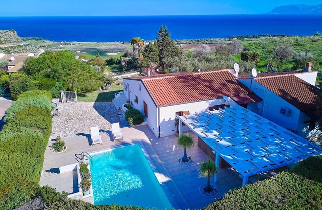 Villa Pandora with swimming pool and panoramic view