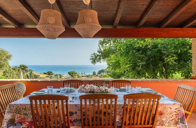 Villa Kala Nostra by the sea, 150m and 5m walk from Kal'eMoru/Villasimius shoreline