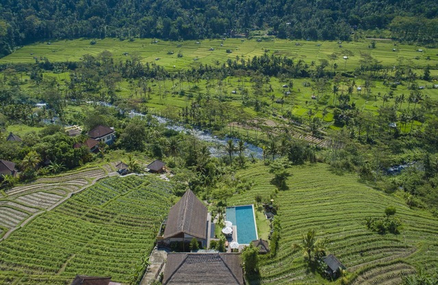 Villa Kropak - live amongst the ricefields of Sidemen valley!