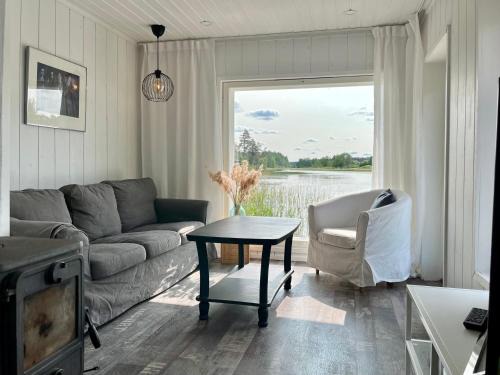 Villa Laituri Enäjärven rannalla