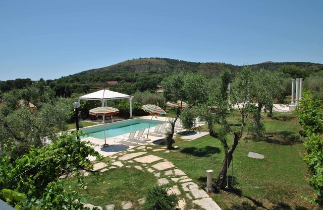 VILLA LE VIGNE with swimming pool
