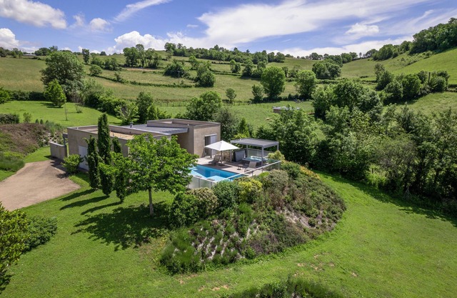 Villa Lot - Luxury and comfort in the heart of Aveyron with private pool and Jacuzzi