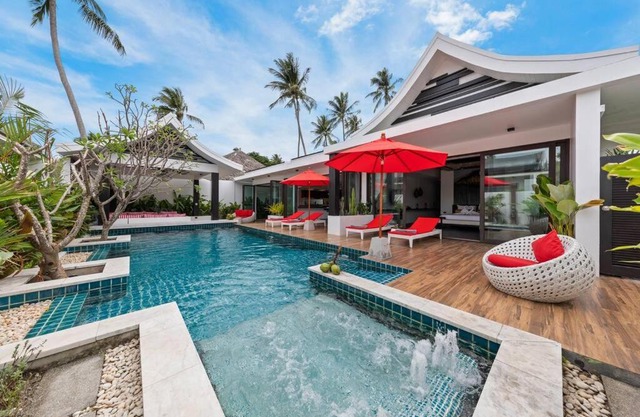 Villa Mango with staff (brand new)