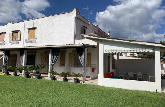 💖 Villa Maty, private resort 500mt from beach, swim pool 💖, WiFi, Netflix.