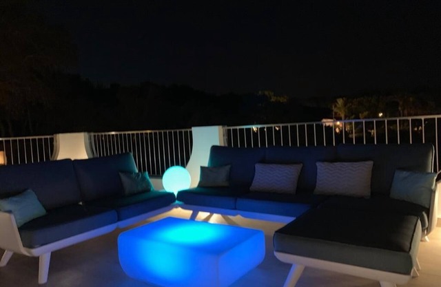 Villa Neptunus - Private dream vacation right on the beach!