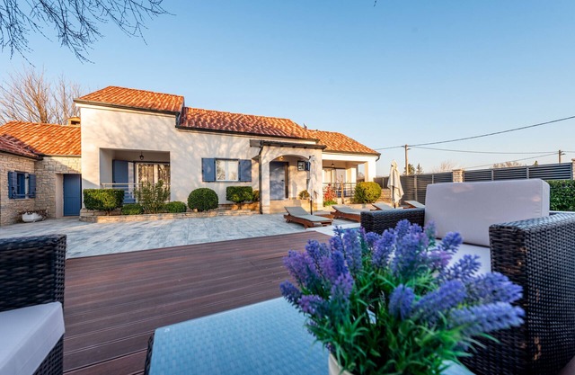 Villa Niko with heated pool