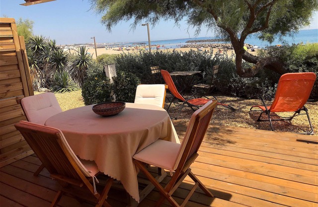 Villa on the beach, sea view, close to the beach, Cap d'Agde